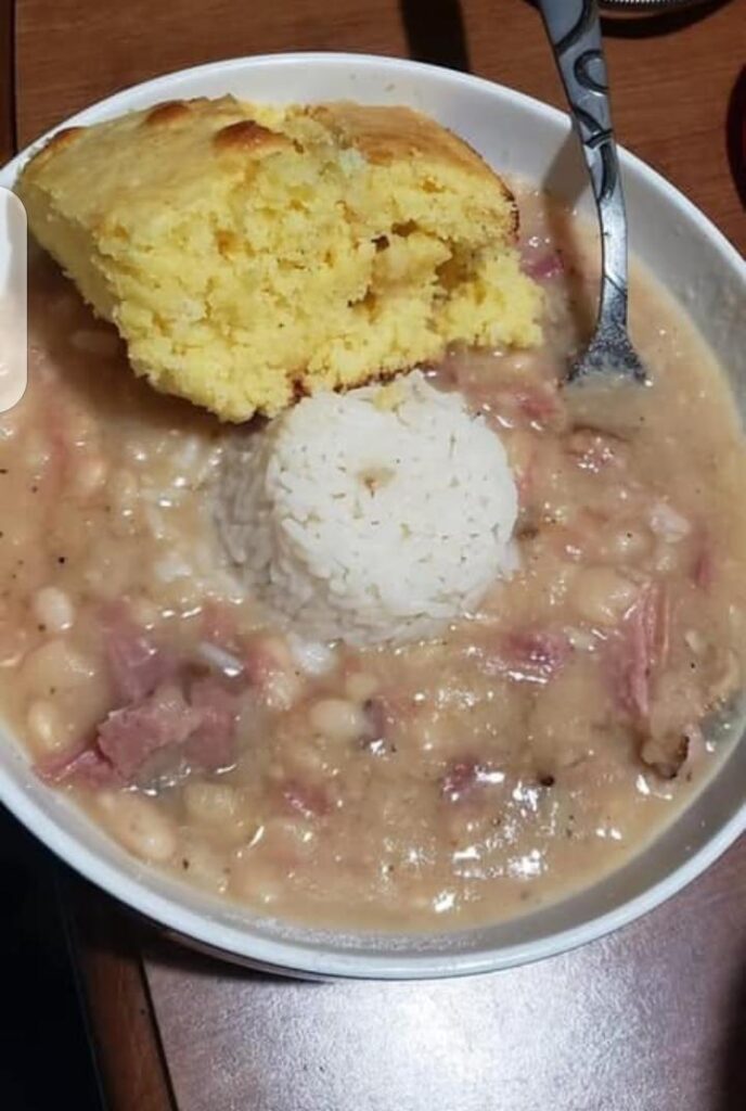 Crockpot Pinto Beans and Cornbread Delish Grandma's Recipes