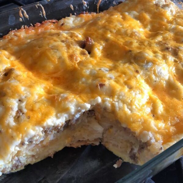 BISCUITS AND GRAVY BREAKFAST CASSEROLE Delish Grandma's Recipes