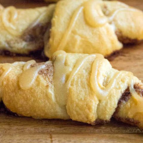 CINNAMON ROLL CRESCENTS