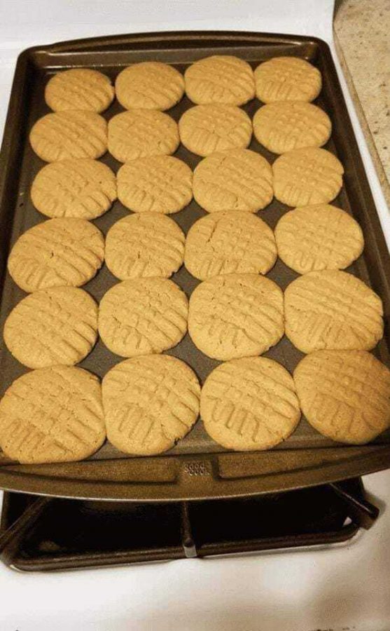 MY FAVORITE PEANUT BUTTER COOKIES Delish Grandma's Recipes