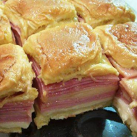 HAWAIIAN BAKED HAM AND SWISS SANDWICHES