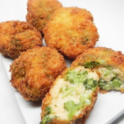 BROCCOLI CHEESE BITES