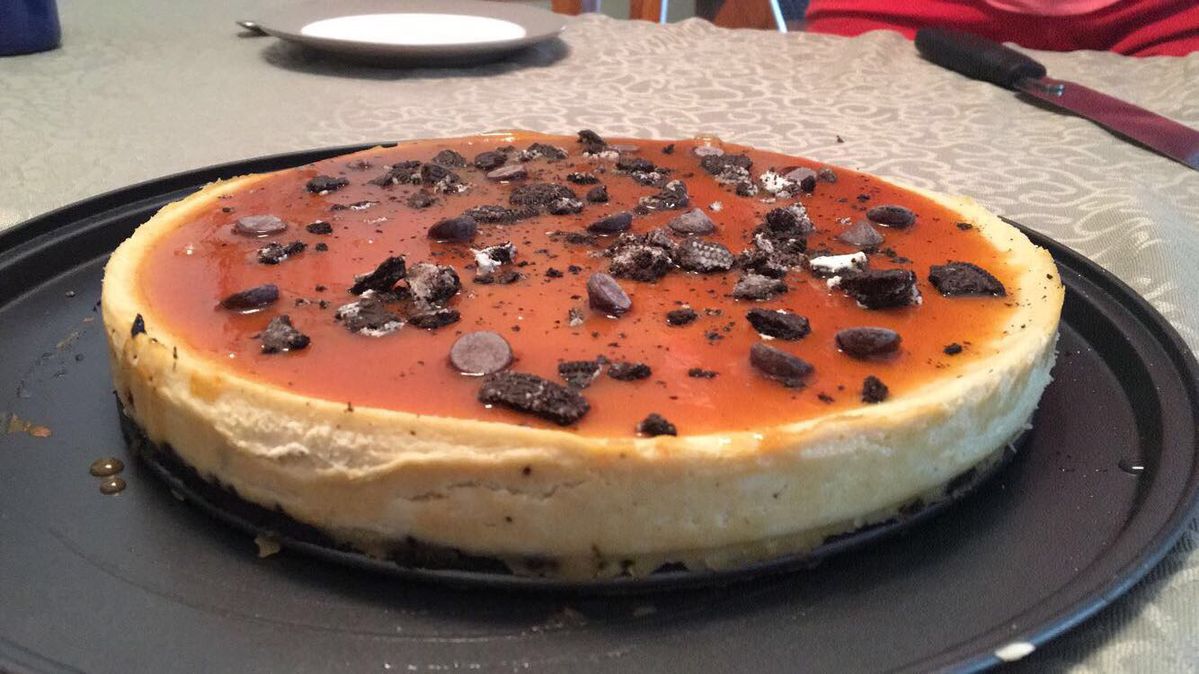 SALTED CARAMEL CHOCOLATE CHIP CHEESECAKE