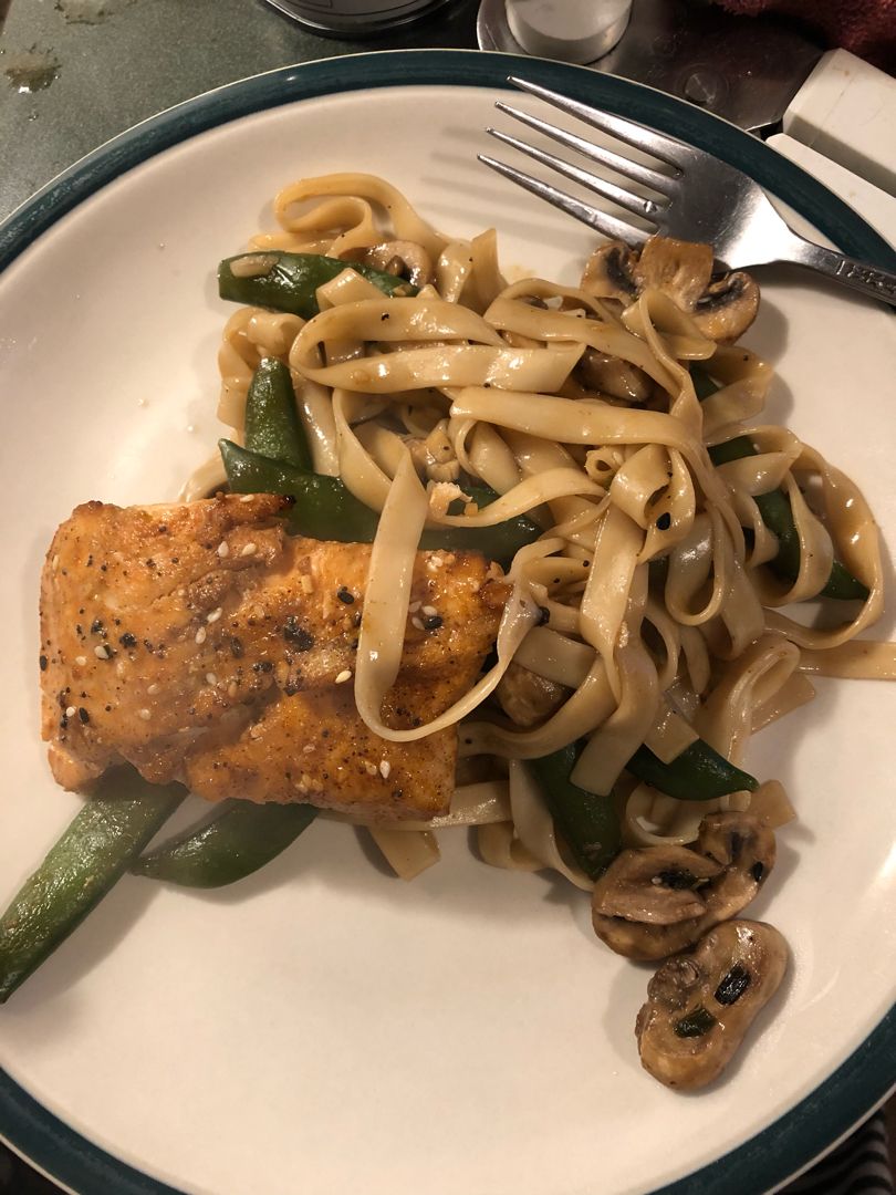 ASIAN SALMON AND NOODLES