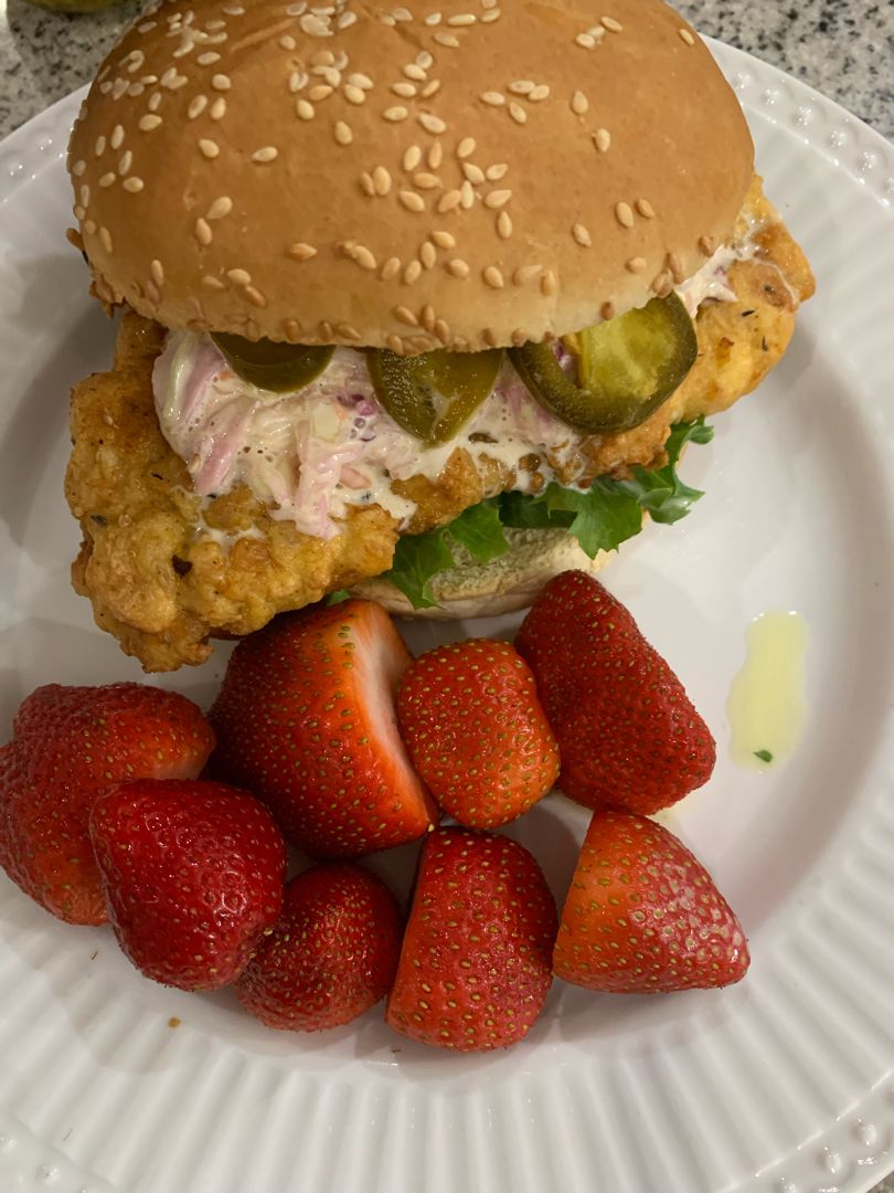 CRISPY CHICKEN BURGER WITH HONEY MUSTARD COLESLAW