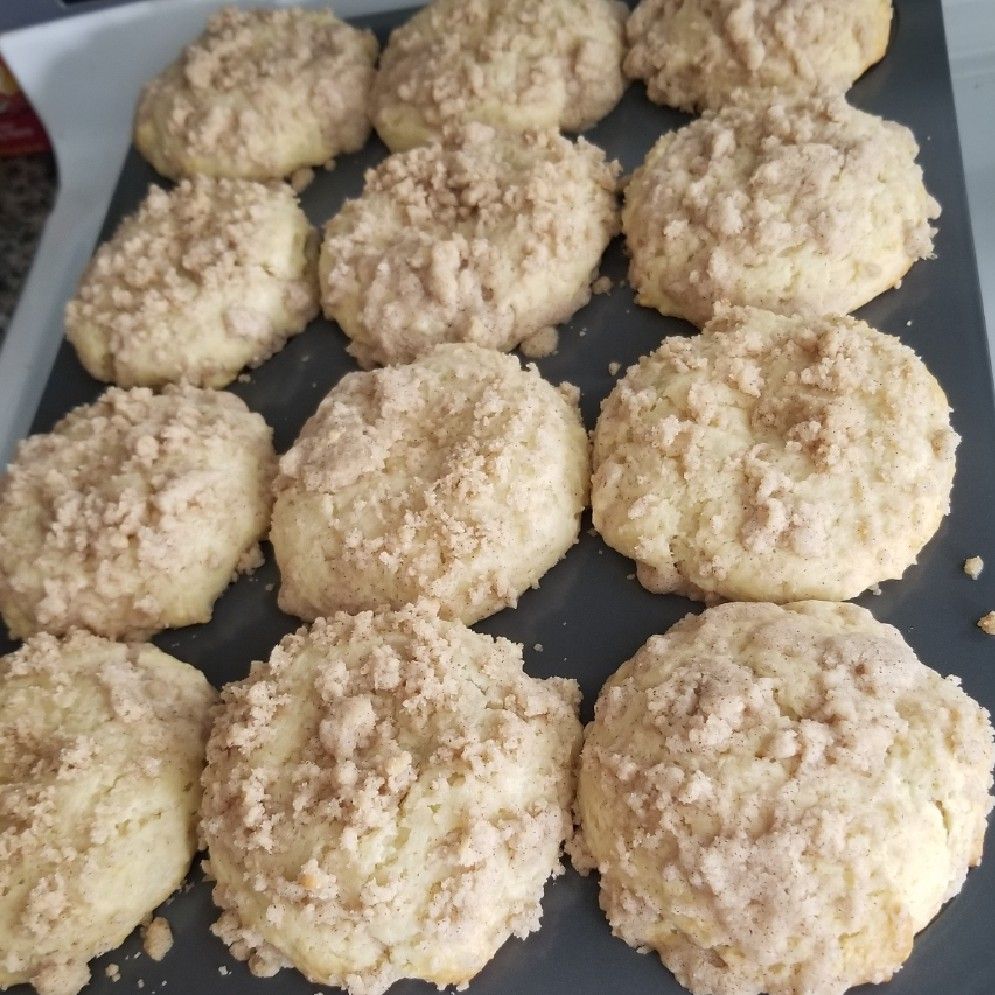 SOUR CREAM COFFEE CAKE MUFFINS