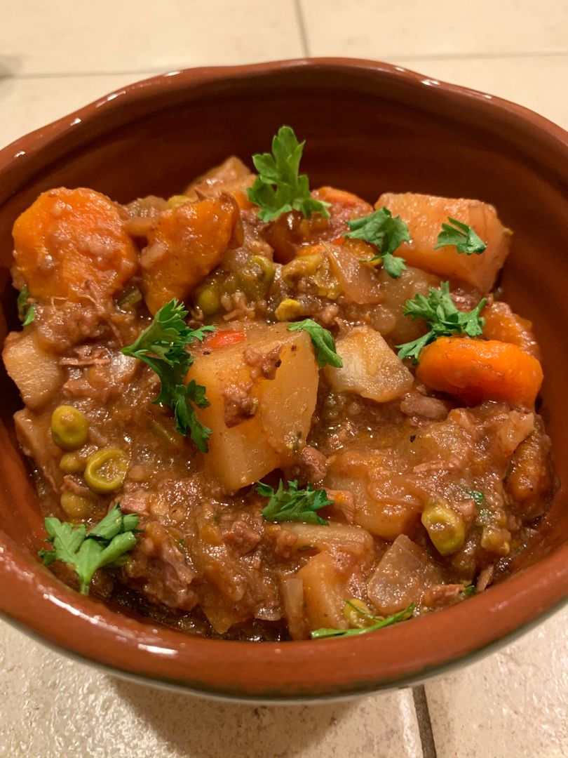 SLOW COOKER THICK AND CHUNKY BEEF STEW