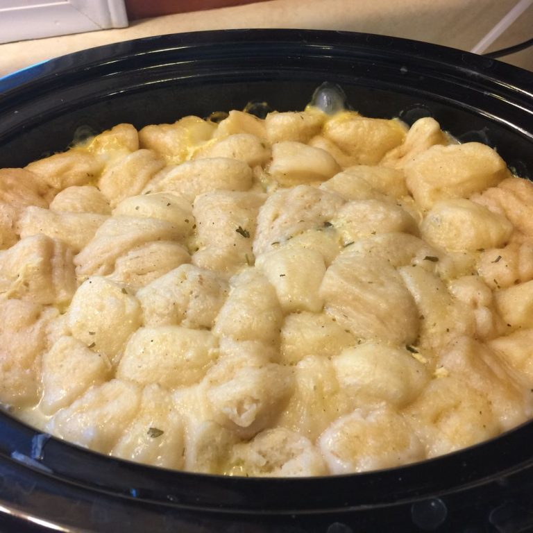 EASY SLOW COOKER CHICKEN AND DUMPLINGS Delish Grandma's Recipes