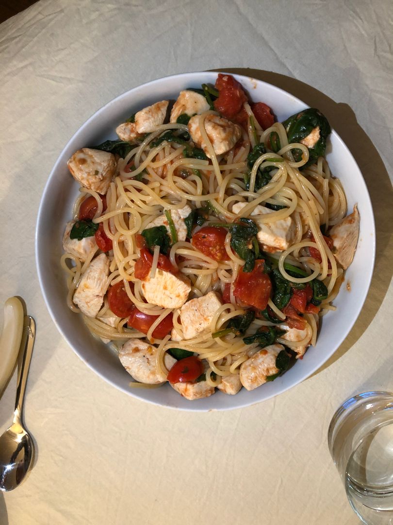 TOMATO SPINACH CHICKEN SPAGHETTI