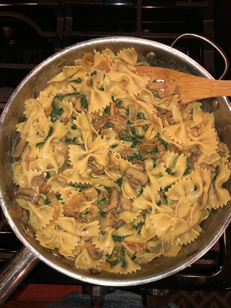 FARFALLE PASTA WITH SPINACH, MUSHROOMS, AND CARAMELIZED ONIONS