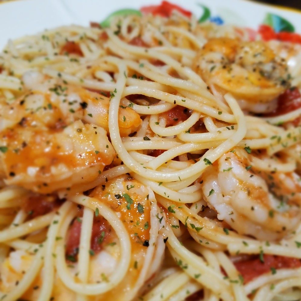 GARLIC SHRIMP PASTA IN RED WINE TOMATO SAUCE - Delish Grandma's Recipes