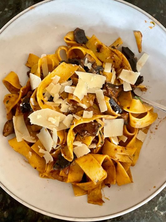 PAPPARDELLE PASTA WITH ROSEMARY PORTOBELLO MUSHROOM SAUCE Delish Grandma's Recipes