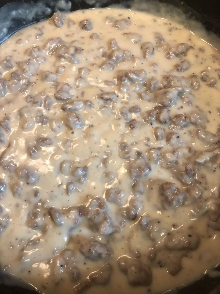 The Pioneer Womans Sausage Gravy Delish Grandmas Recipes 