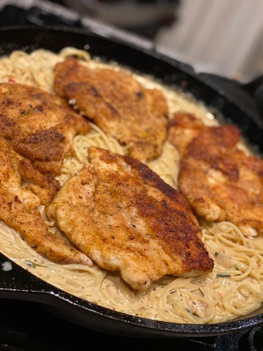 ITALIAN CHICKEN PASTA IN CREAMY WHITE WINE PARMESAN CHEESE SAUCE