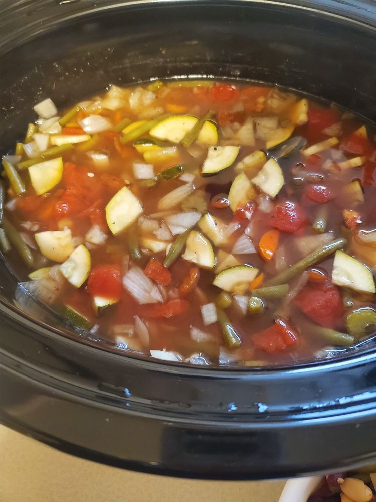 BEST EVER SLOW COOKER MINESTRONE SOUP