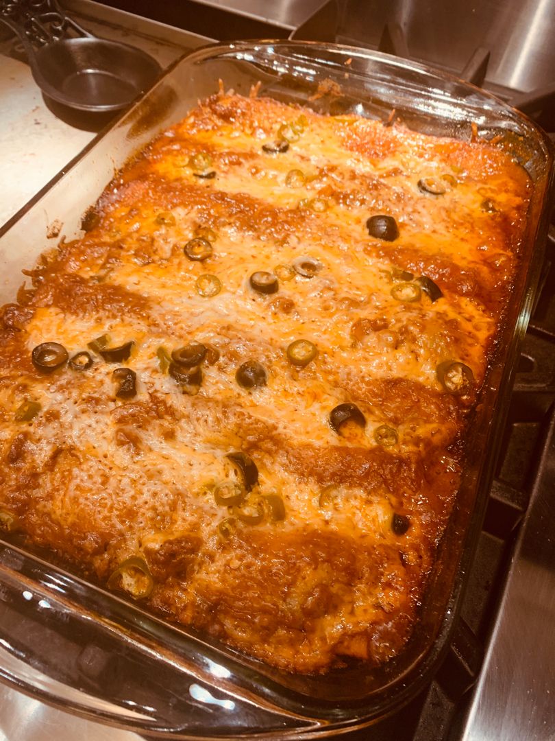 THESE EASY CHEESY GROUND BEEF ENCHILADAS ARE A MOM’S DREAM