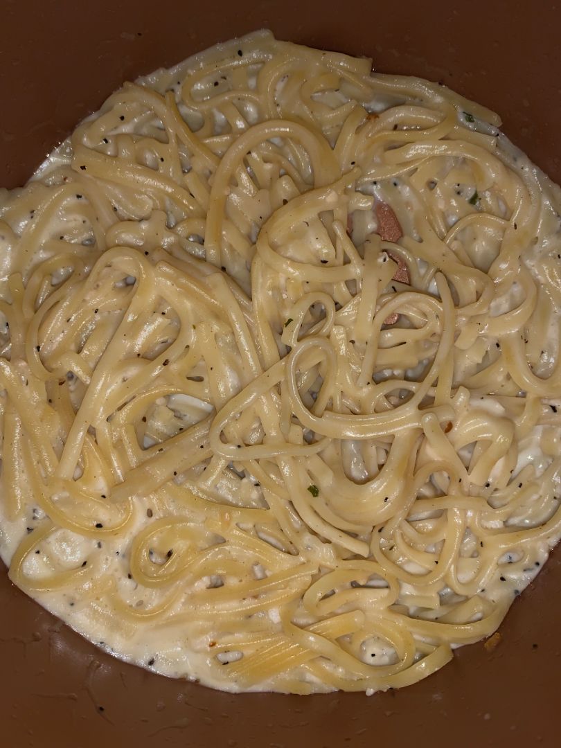 CREAMY GARLIC PASTA