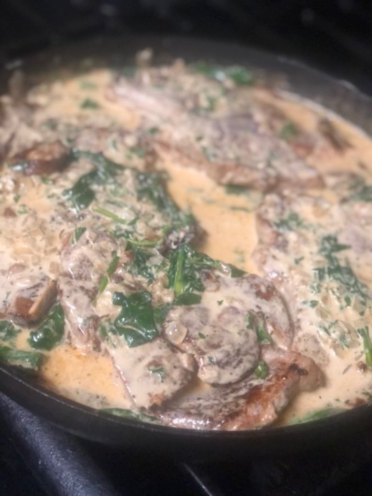 Boneless Pork Chops In Creamy Garlic Spinach Sauce Delish Grandmas Recipes 7867