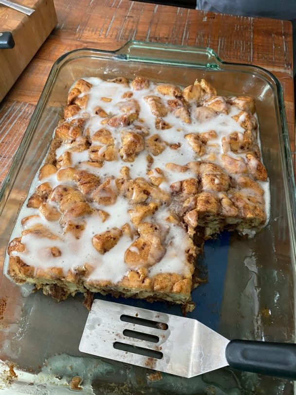 EASY CINNAMON ROLL CASSEROLE Delish Grandma's Recipes
