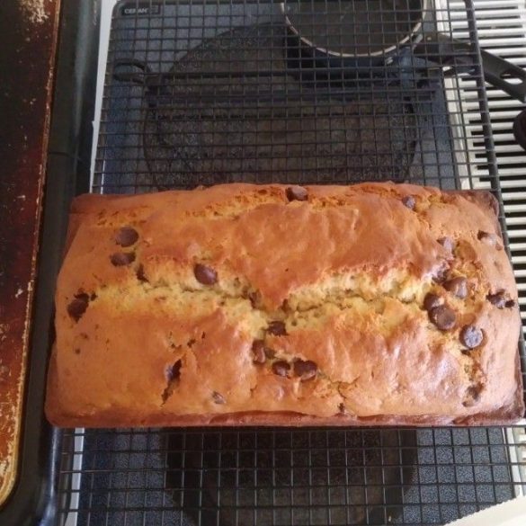 CHOCOLATE CHIP BANANA BREAD