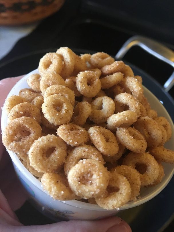 MINI DOUGHNUT HOT BUTTERED CHEERIOS - Delish Grandma's Recipes