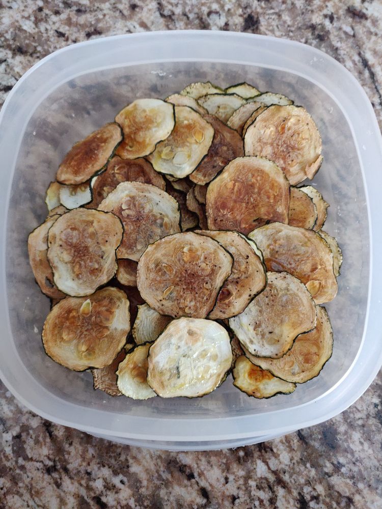 EASY OVEN-BAKED ZUCCHINI CHIPS