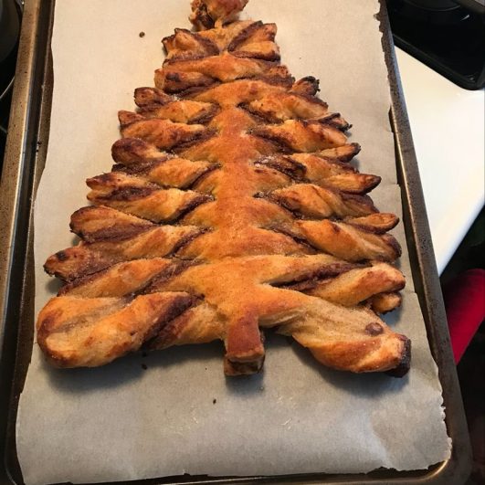 CHURRO NUTELLA CHRISTMAS TREE (PASTRY TREE) - Delish Grandma's Recipes